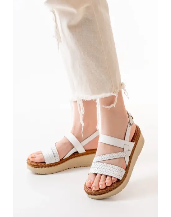 Beyaz Ortopedik Hakiki Deri Dolgu Kadın Sandalet