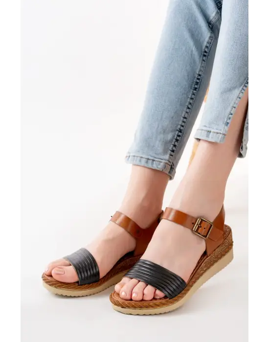 Siyah Ortopedik Hakiki Deri Dolgu Kadın Sandalet