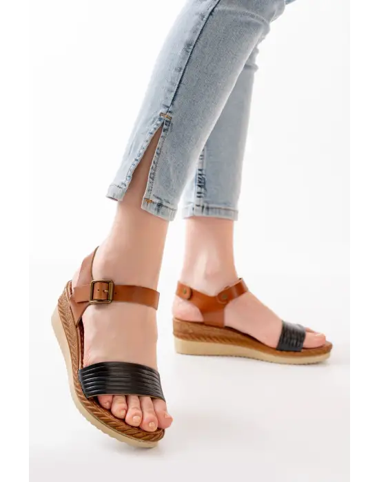 Siyah Ortopedik Hakiki Deri Dolgu Kadın Sandalet