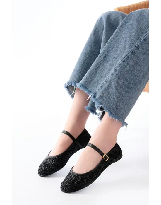 7432 Siyah Fileli Toka Detaylı Günlük Kadın Babet