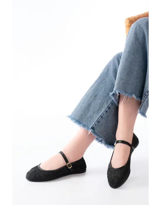 7432 Siyah Fileli Toka Detaylı Günlük Kadın Babet