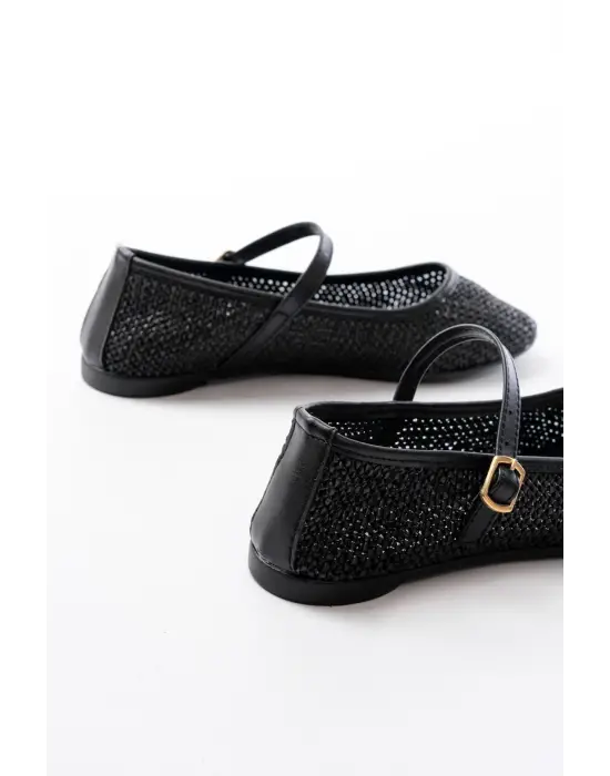 7432 Siyah Fileli Toka Detaylı Günlük Kadın Babet