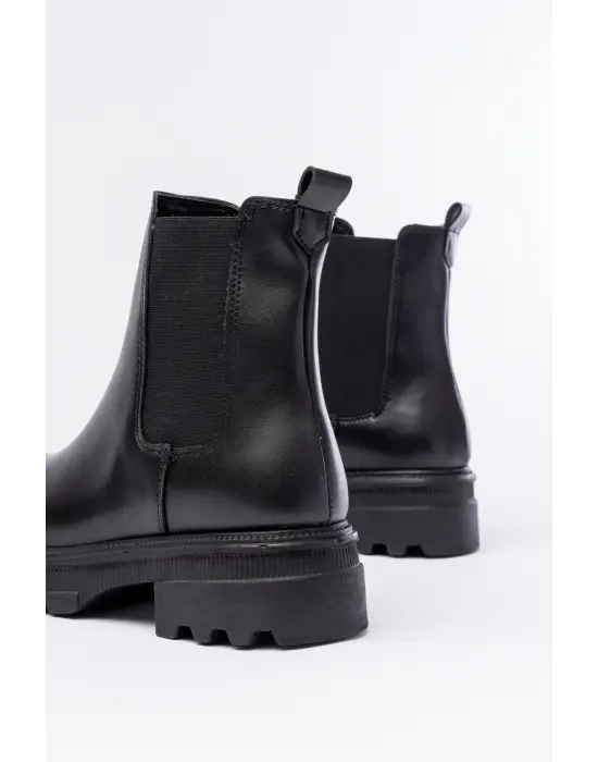 Siyah Kalın Taban Lastikli Günlük Kadın Bot