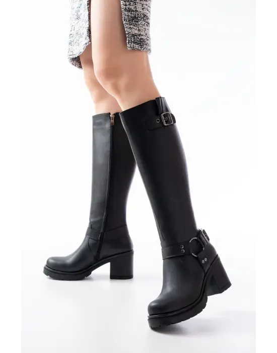 Siyah Toka Aksesuarlı Fermuarlı Günlük Kalın Topuklu Kadın Bot