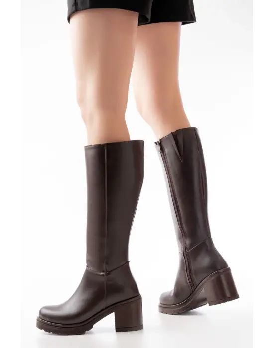 Kahverengi Fermuarlı Günlük Kadın Çizme
