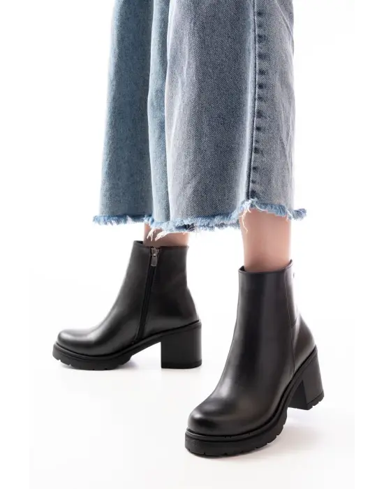 Siyah Fermuarlı Kalın Topuklu Günlük Kadın Bot