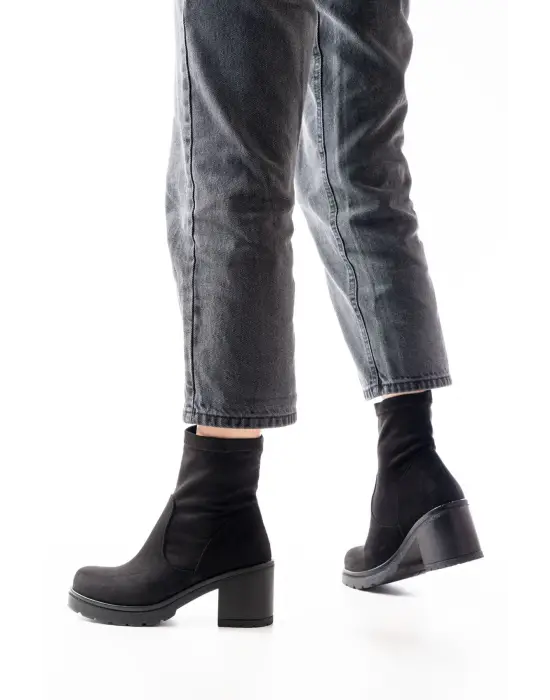 Siyah Süet Günlük Kalın Topuklu Kadın Bot