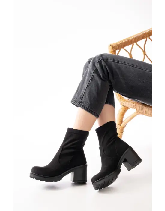 Siyah Süet Günlük Kalın Topuklu Kadın Bot