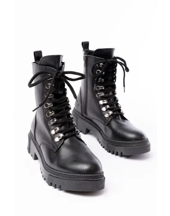 Siyah Cilt Bağcıklı Fermuarlı Günlük Kadın Bot