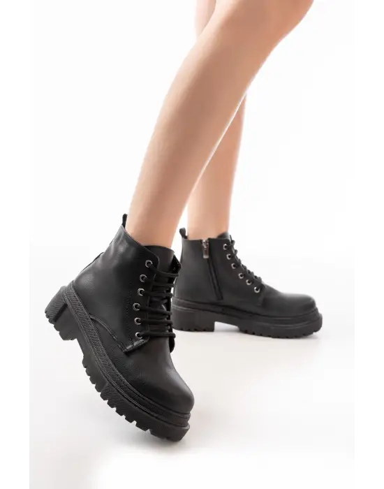 Siyah Bağcıklı Fermuarlı Günlük Kadın Bot
