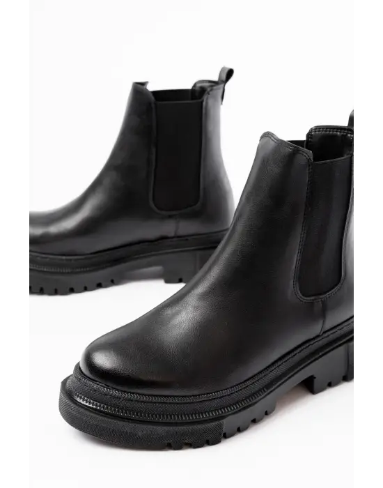 Siyah Lastikli Günlük Kadın Bot