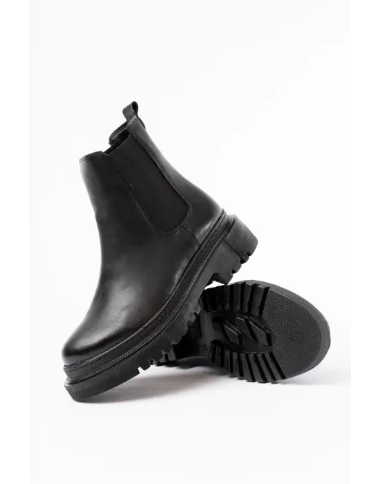 Siyah Lastikli Günlük Kadın Bot