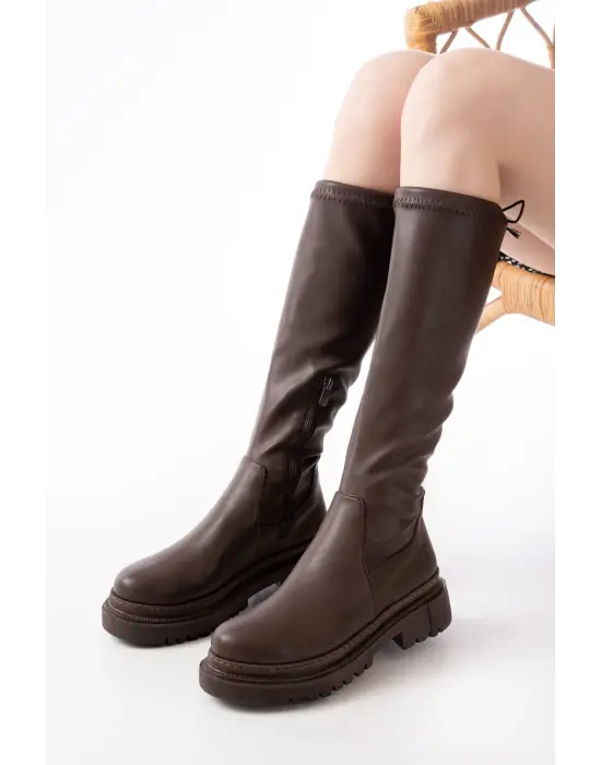 Kahverengi Fermuarlı Günlük Kadın Çizme