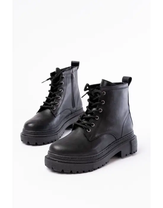 Siyah Bağcıklı Fermuarlı Günlük Kadın Bot