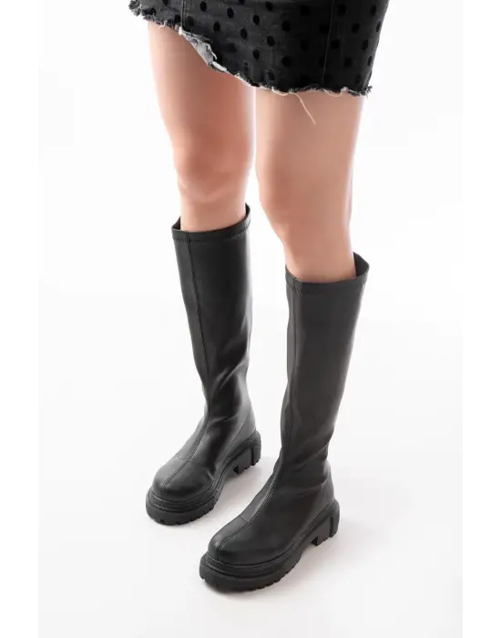 Siyah Streç Arkadan Fermuarlı Günlük Kadın Çizme