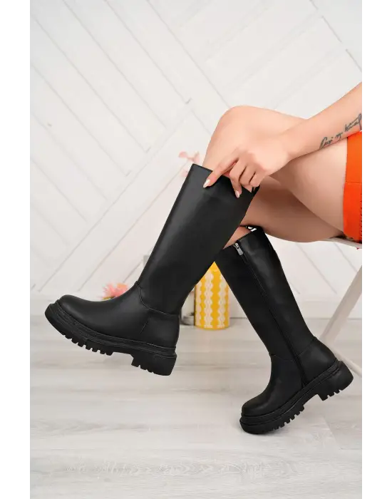 812-340 Siyah Fermuarlı Günlük Kadın Çizme