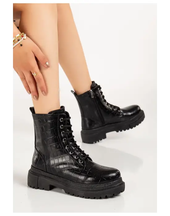 Siyah Kroko Bağcıklı Fermuarlı Günlük Kadın Bot
