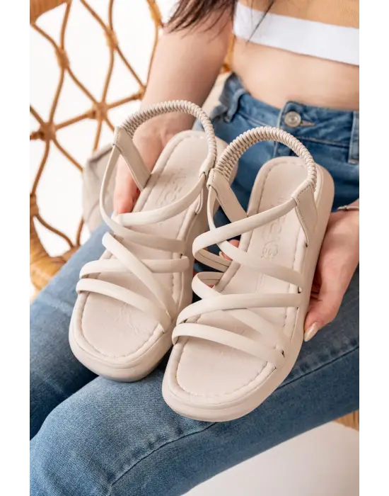 841-841 Bej Lastikli Kadın Günlük Sandalet