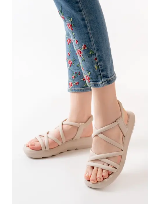 841-841 Bej Lastikli Kadın Günlük Sandalet