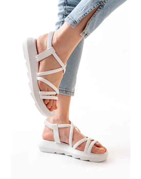Beyaz Lastikli Kadın Sandalet