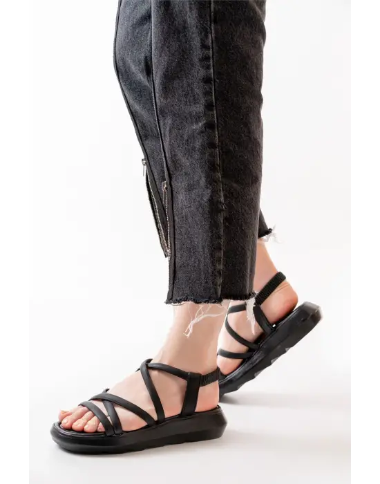 Siyah Lastikli Kadın Sandalet