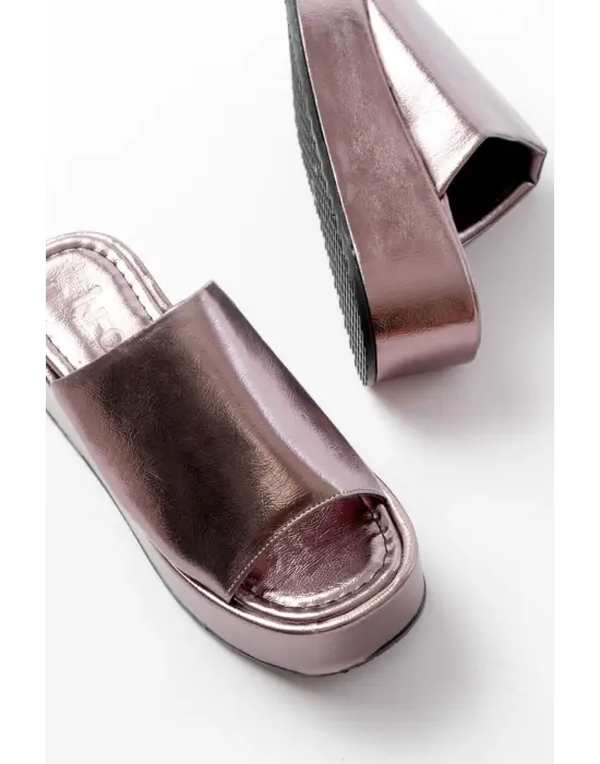 861-1011 Rose Cam Kırığı Geniş Bantlı Dolgu Kadın Terlik