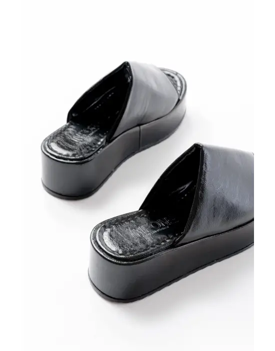 861-1011 Siyah Cam Kırığı Geniş Bantlı Dolgu Kadın Terlik