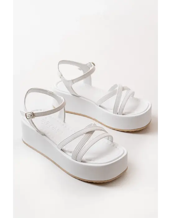 Beyaz Dolgu Kadın Sandalet