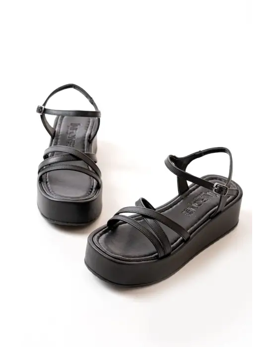 Siyah Dolgu Kadın Sandalet