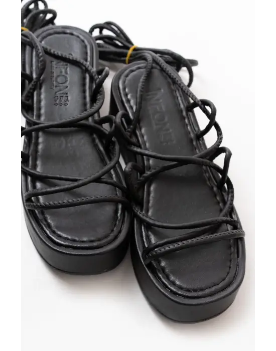 Siyah Dolgu Kadın Sandalet