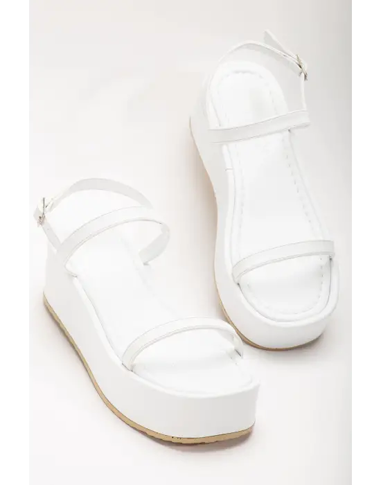 Beyaz Dolgu Topuk Kadın Sandalet