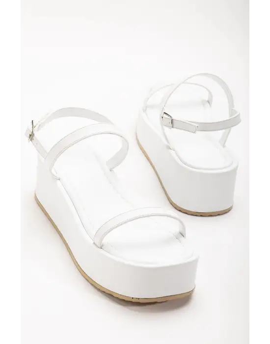 Beyaz Dolgu Topuk Kadın Sandalet