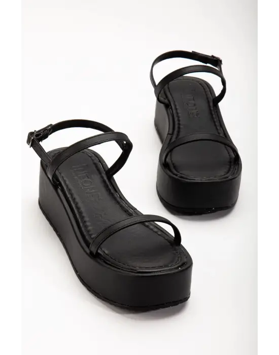 Siyah Dolgu Topuk Kadın Sandalet