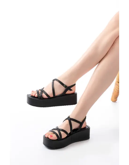 861-1029 Siyah Dolgu Kadın Sandalet