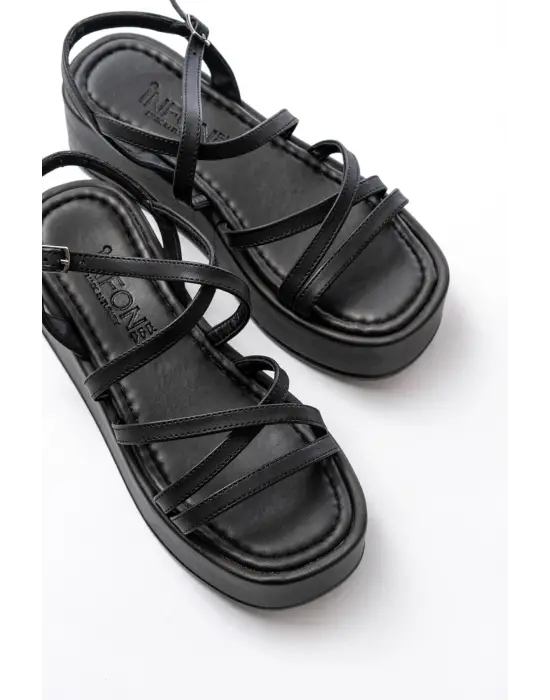 861-1029 Siyah Dolgu Kadın Sandalet