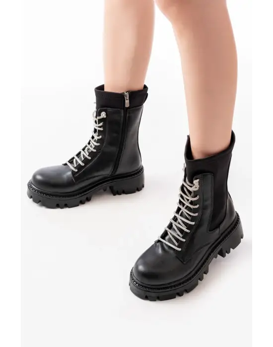 Siyah Düz Topuklu Bağcıklı Fermuarlı Günlük Kadın Bot