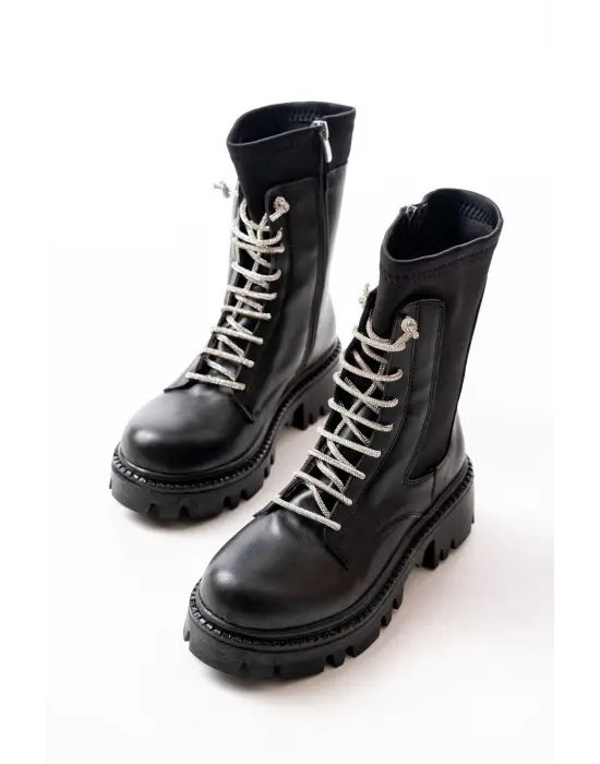 Siyah Düz Topuklu Bağcıklı Fermuarlı Günlük Kadın Bot