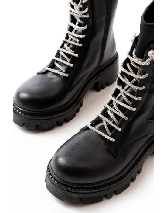 Siyah Düz Topuklu Bağcıklı Fermuarlı Günlük Kadın Bot