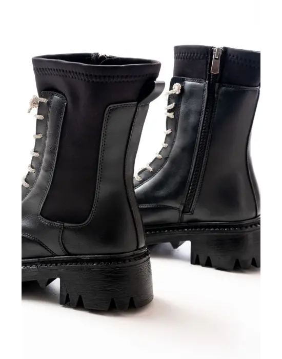 Siyah Düz Topuklu Bağcıklı Fermuarlı Günlük Kadın Bot