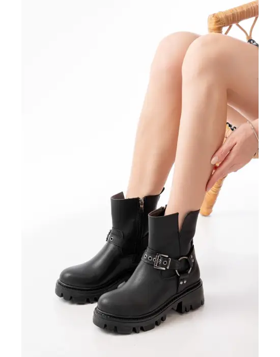 Siyah Fermuarlı Günlük Kadın Bot