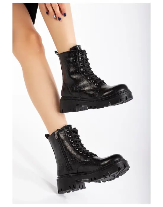 Siyah Kroko Bağcıklı Fermuarlı Günlük Kadın Bot