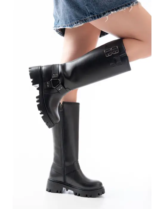 Siyah Toka Aksesuarlı Fermuarlı Günlük Kadın Çizme