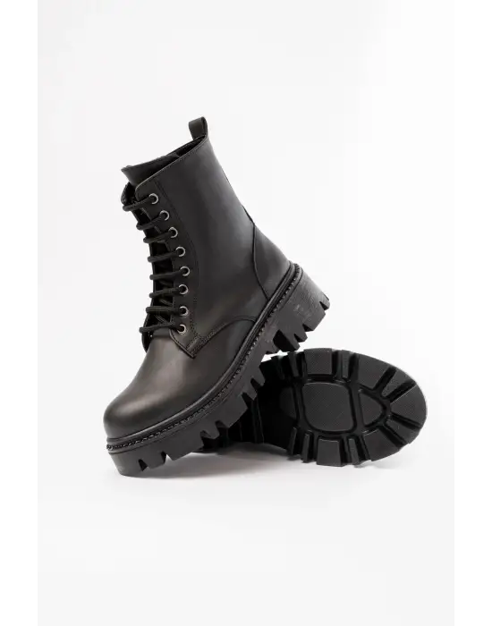 Siyah Bağcıklı Fermuarlı Günlük Kadın Bot