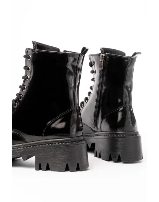 Siyah Rugan Bağcıklı Fermuarlı Günlük Kadın Bot