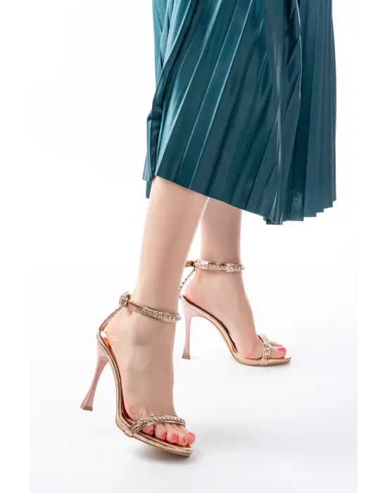 Rose Taş Aksesuarlı Platformlu Topuklu Kadın Terlik