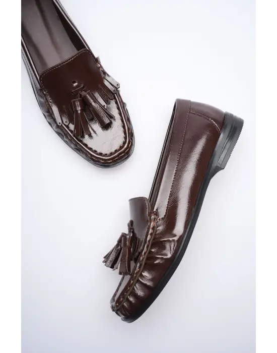 Acı Kahve Rugan Püsküllü Kadın Loafer Ayakkabı TR88MS01B