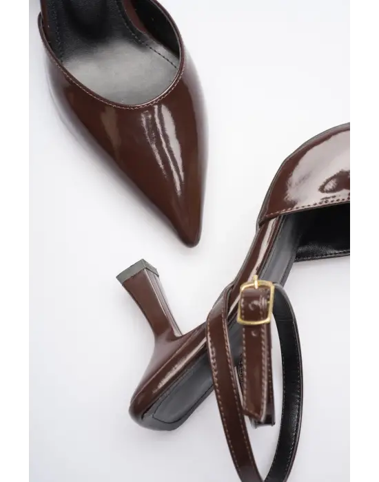 Acı Kahve Rugan Topuklu Ayakkabı TR03MS02E