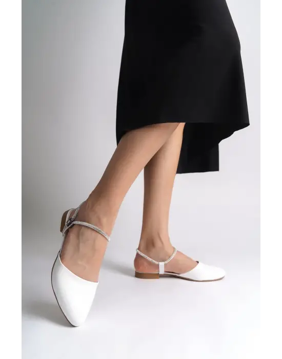 Arıana Lastikli Ortopedik Rahat Taban Bilekten Taş Detaylı Kadın Babet Ayakkabı  Kt - Beyaz