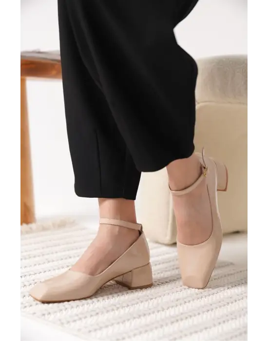 Arilla Bej Rugan Kadın Topuklu Ayakkabı