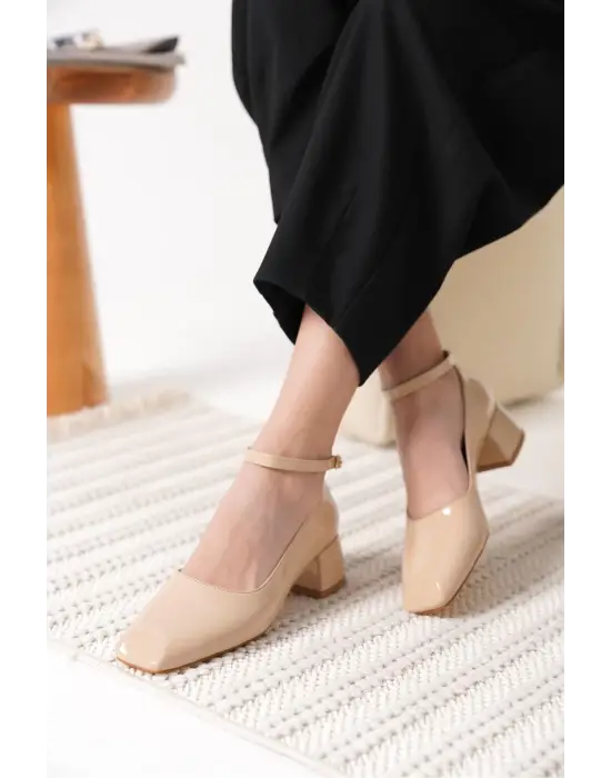 Arilla Bej Rugan Kadın Topuklu Ayakkabı